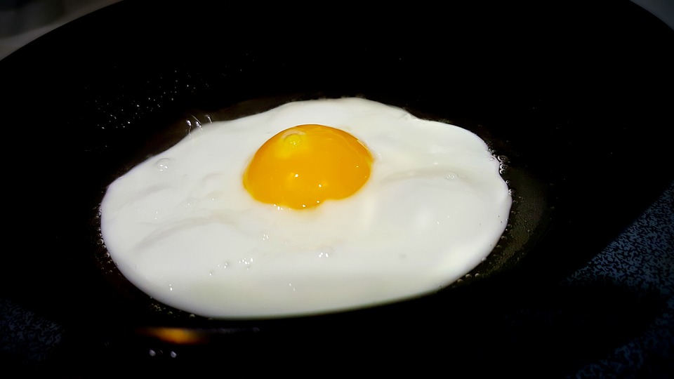 Како да направите омлет за четири лица од 1 јајце