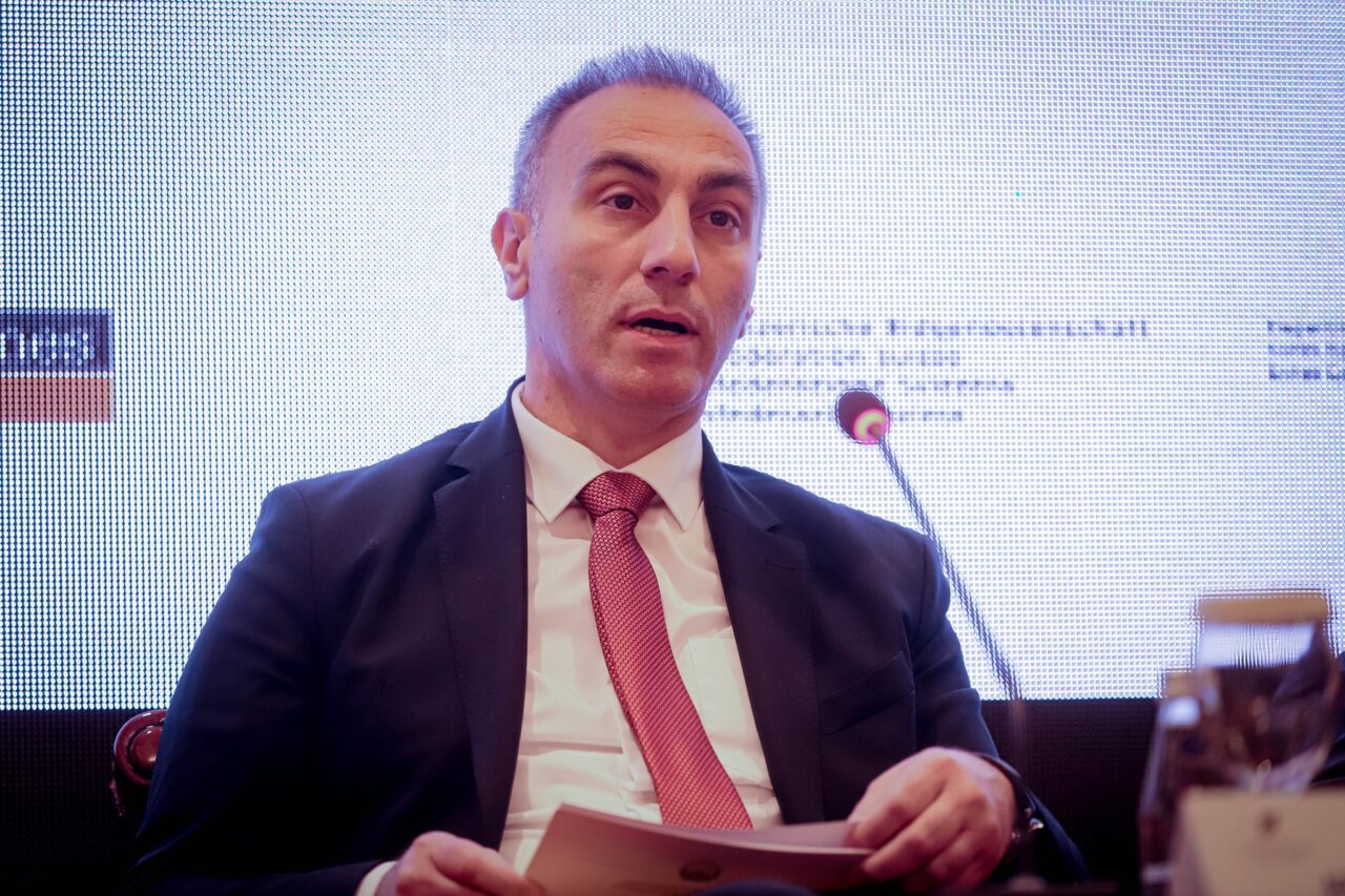 Груби: Знам дека има пратеници од ВМРО-ДПМНЕ кои би ги поддржале уставните измени