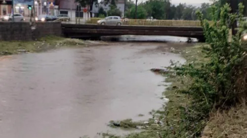 (ФОТО) Излеана река, поплавени улици, пожар – Хаос по невремето во Прилеп