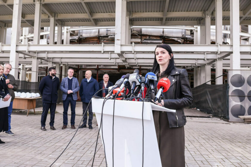 Костадиновска-Стојчевска: Го враќаме симболот на Скопје – Универзалната сала, објектот треба да биде готов за три години